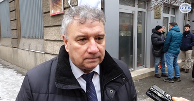 Ректорът проф. д-р Димитър Димитров при откриването на паметната плоча по повод 105-годишнината на Университета за национално и световно стопанство в София